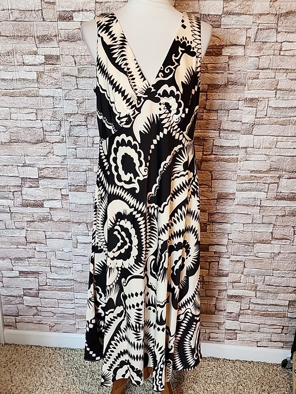 Calvin Klein Brand New Elegant Black and White Floral Dress